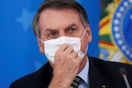 Bolsonaro diz que pandemia “complicou” mexer na tabela do IR